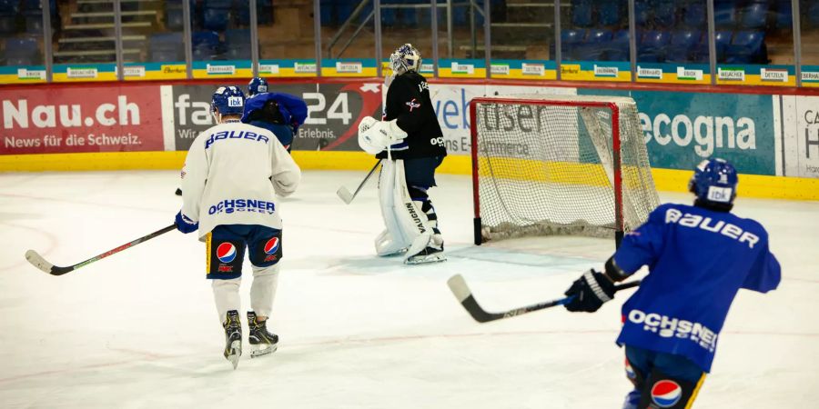 Der EHC Kloten beim Training.