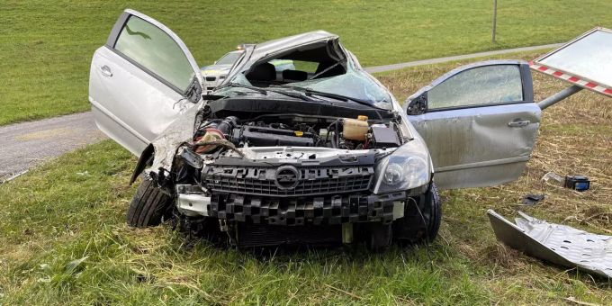 Auto überschlug sich. Auto überschlug sich