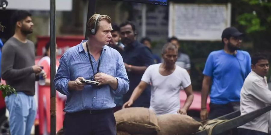 Christopher Nolan bei den Dreharbeiten zu «Tenet» in Mumbai. Foto: Shashank Parade/PTI/dpa