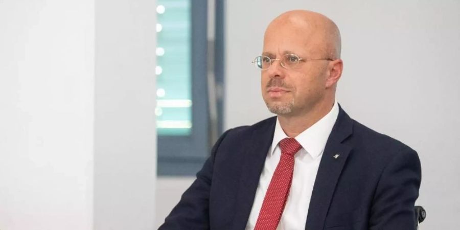 Die brandenburgische AfD-Landtagsfraktion berät über die politische Zukunft von Andreas Kalbitz. Foto: Sebastian Gollnow/dpa/Archivbild