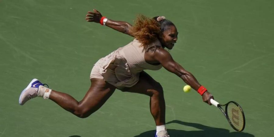 Vor einer Entscheidung über eine Teilnahme an den French Open hat Serena Williams noch Klärungsbedarf. Foto: Seth Wenig/AP/dpa