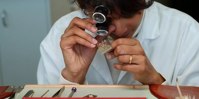 Girard-Perregaux und Ulysse Nardin streichen 100 Stellen. girard-perregaux
