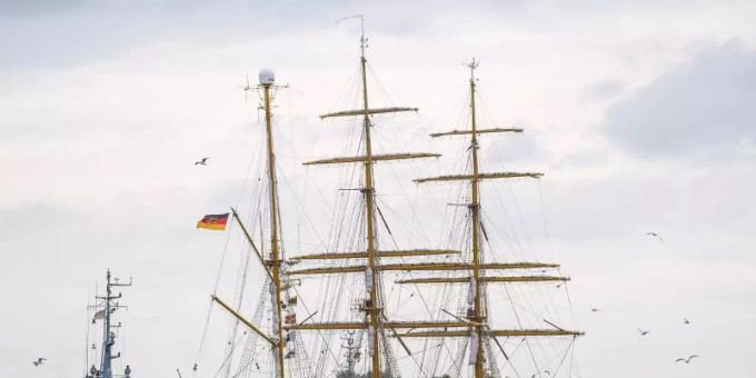 Die Sanierung der «Gorch Fock» hat 135 Millionen Euro gekostet. Foto: Sina Schuldt/dpa Die Sanierung der «Gorch Fock» hat 135 Millionen Euro gekostet. Foto: Sina Schuldt/dpa