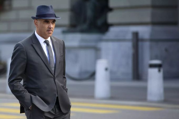 Bundesrat Alain Berset kommt zu einer Medienkonferenz des Bundesrates zur aktuellen Lage des Coronavirus. Alain Berset Coronavirus Bundesrat