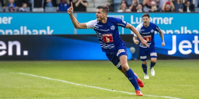 Pascal Schürpf hat sein Arbeitspapier beim FC Luzern verlängert. Pascal Schürpf FC Luzern