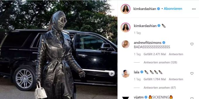 Kim Kardashian trägt ein Ganzkörper-Leder-Outfit. kim kardashian