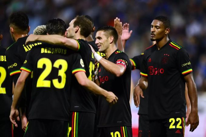 Ajax Amsterdam gewann am Wochenende auswärts gegen Zwolle mit 0:2 – auch ohne die von der Uefa nicht erlaubten «Three Little Birds». uefa ajax amsterdam