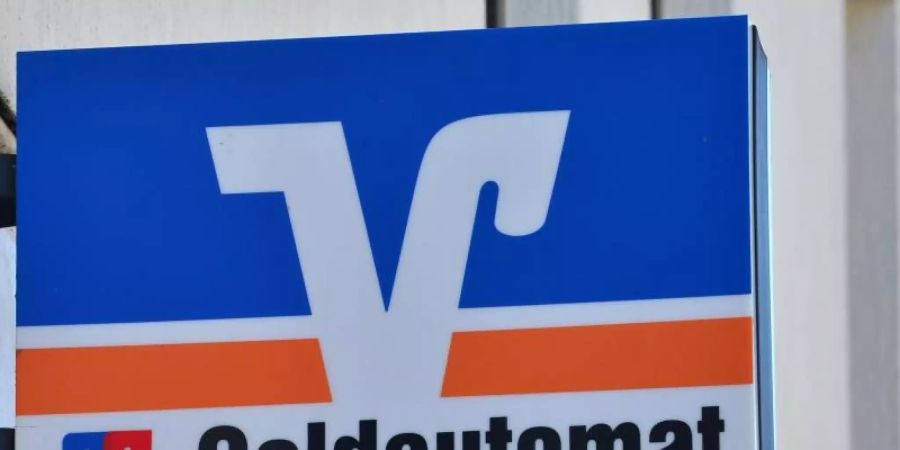 Das Logo der Volks- und Raiffeisenbanken. Foto: Martin Schutt/dpa-Zentralbild/dpa