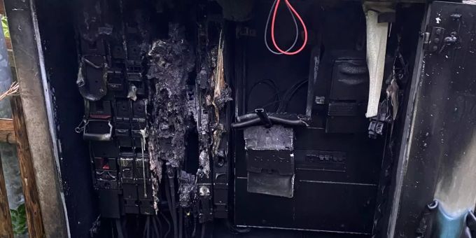 Beim Brand wurden zwei Personen verletzt. Brand