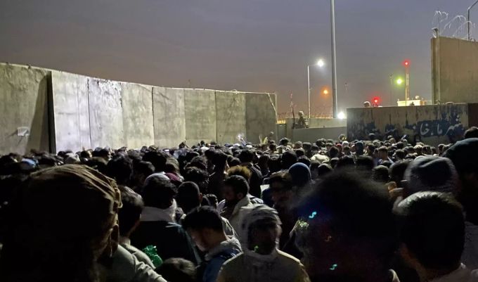 Die Lage am Flughafen in Kabul ist nach wie vor chaotisch. Kabul Flughafen