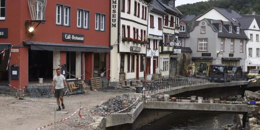 Bad Münstereifel - einen Monat nach der Hochwasserkatastrophe. Foto: Roberto Pfeil/dpa