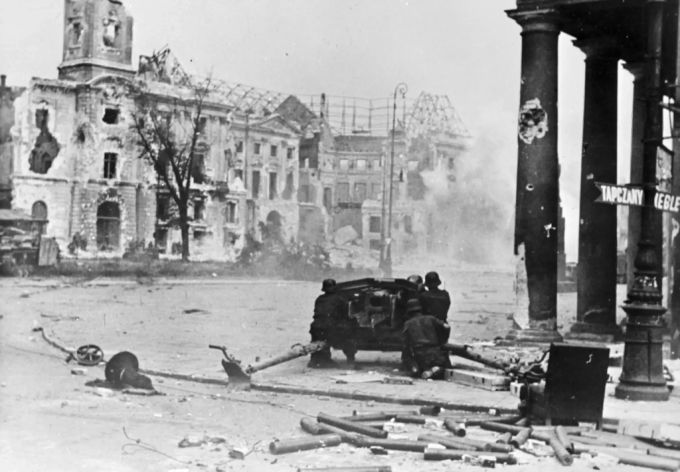 Nach dem Warschauer Aufstand 1944 hinterliess die Wehrmacht in Warschau ein Bild der Zerstörung. (Archivbild) Warschauer Aufstand