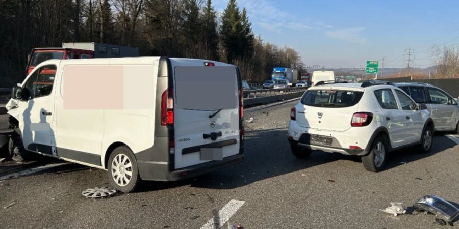 Mägenwil / A1: Auffahrkollision forderte Verletzte