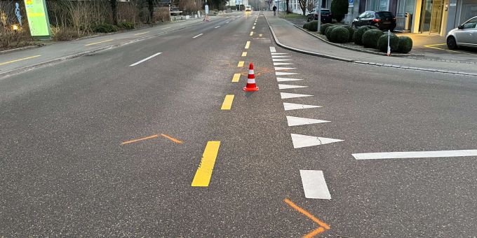Uzwil SG: Lastwagen kollidiert mit E-Scooter. Uzwil SG Unfall
