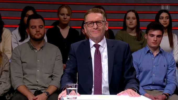 Mitte-Ständerat Pirmin Bischof argumentiert in der «Arena» für die BVG-Reform. Arena