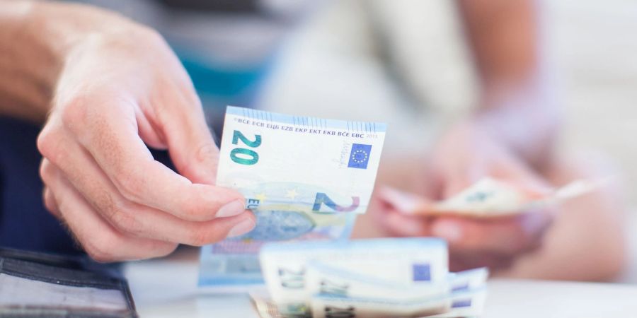 Nach einer Trennung kann es teuer werden, auch bei der Miete für die vorher gemeinsame Wohnung. Auf den Unterhalt wirkt sich das in der Regel nicht aus.