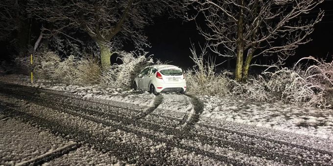 Maienfeld GR: Fahrunfähig Selbstunfall verursacht. Maienfeld GR
