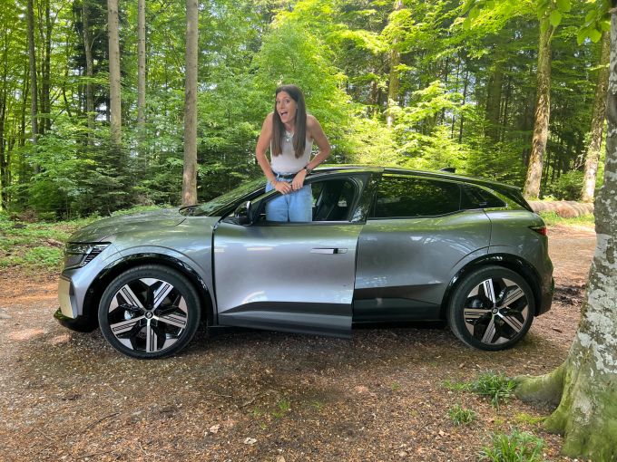 Der Kompaktwagen sieht grösser aus, als er ist. Der Renault Megane Electric misst nur 4.2 Meter. Renault Megane Electric