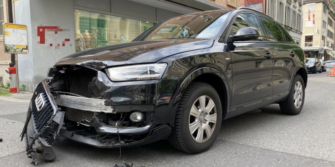 Verkehrsunfall in Glarus mit Führerflucht Verkehrsunfall in Glarus mit Führerflucht