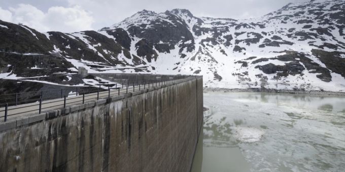 Laut der Eidgenössischen Finanzkontrolle (EFK) ist die Subvention von Wasserkraft in der Schweiz intransparent. (Symbolbild) subvention wasserkraft