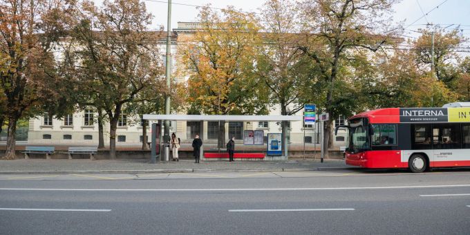 Die Bushaltestelle Stadthaus in Winterthur im Kreis 1. Die Bushaltestelle Stadthaus in Winterthur im Kreis 1.