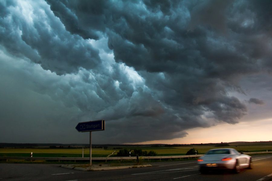 Gewitter Autobahn Porsche Stuttgart