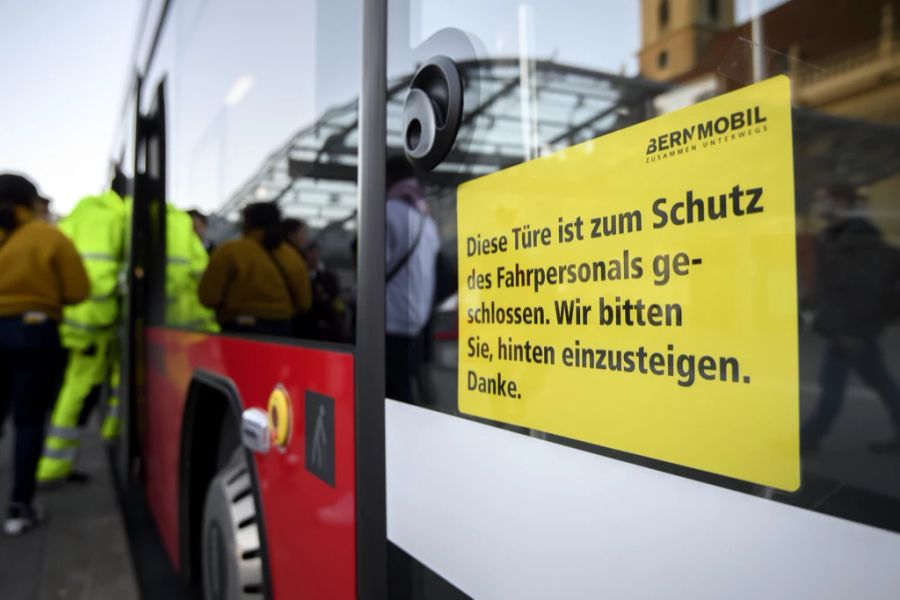 Bus Vordertüre Luftqualität Coronavirus