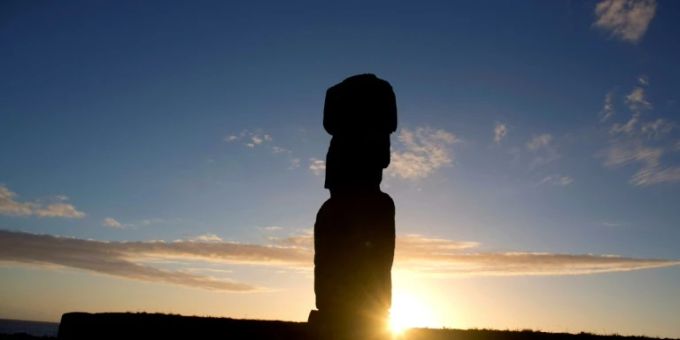 Die Osterinsel ist berühmt für die Moai, riesige Statuen osterinsel