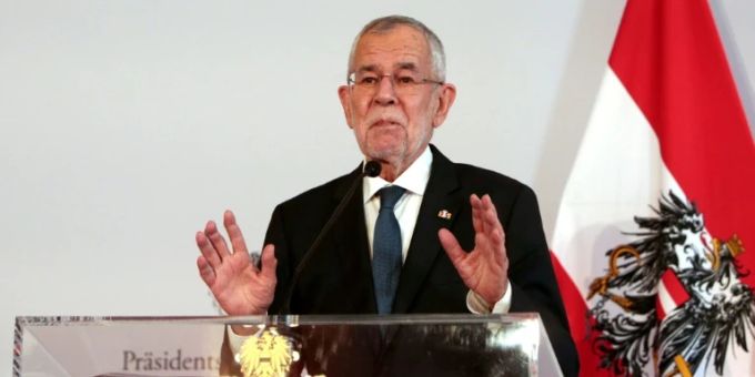 Alexander Van der Bellen. Alexander Van der Bellen