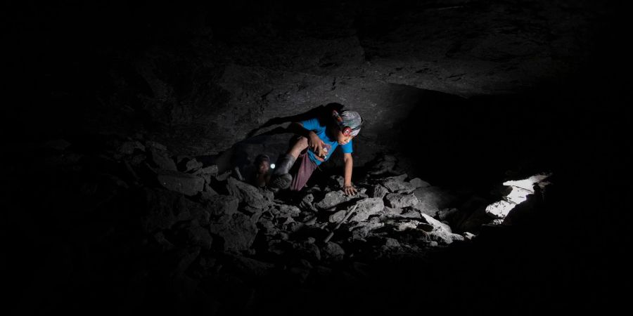 Ein 11-jähriger Junge arbeitet in einer Mine in Mexiko.