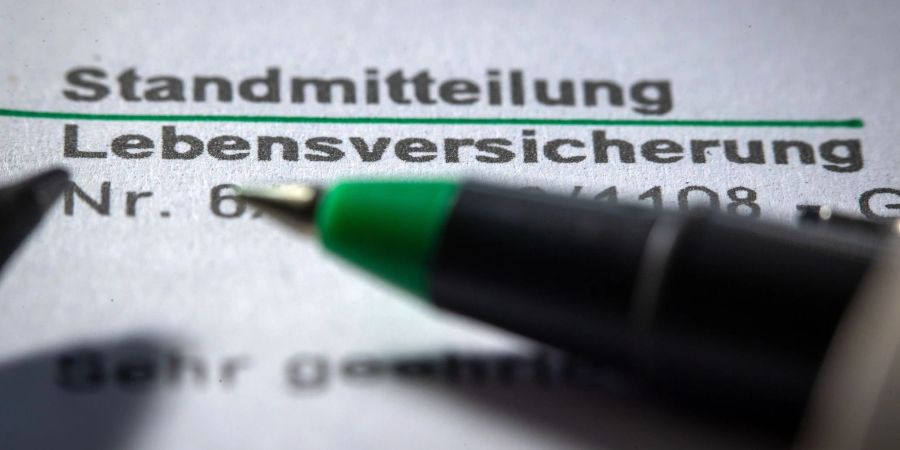 Die Inflation und die eingetrübten Konjunkturaussichten dämpfen nach Einschätzung der Ratingagentur Assekurata die Nachfrage nach Lebensversicherungsprodukten.