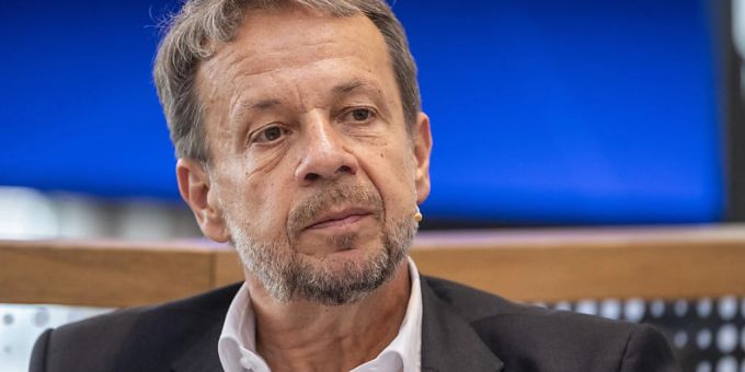 Der SRG-Direktor Gilles Marchand warnt vor den Folgen einer Annahme der Initiative «200 Franken sind genug». (Archivbild) Der SRG-Direktor Gilles Marchand warnt vor den Folgen einer Annahme der Initiative «200 Franken sind genug». (Archivbild)