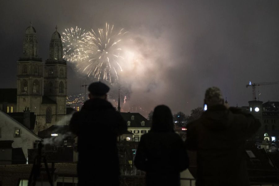 Die Sicht auf das Feuerwerk dürfte in der Nacht gut sein. (Archiv)