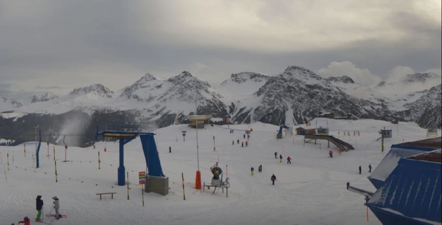 Das Skigebiet Arosa-Lenzerheide ist in weiss gehüllt.