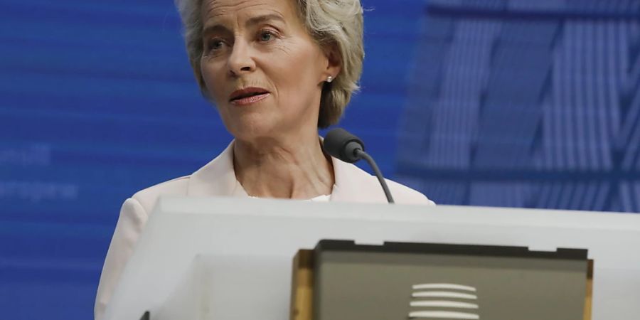 EU-Kommissionspräsidentin Ursula von der Leyen hat die Menschen in Europa auf ein wirtschaftlich schwieriges Jahr 2023 eingeschworen. «Der Krieg hat massive Konsequenzen für unsere Wirtschaft, und das wird sich im nächsten Jahr fortsetzen.»