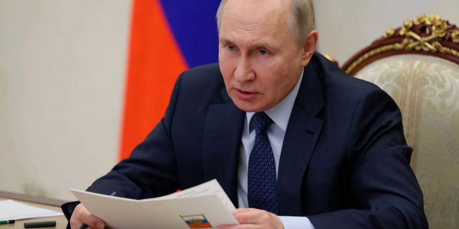 Kremlchef Wladimir Putin nimmt per Videokonferenz an der Jahrestagung des russischen Präsidialrats für Zivilgesellschaft und Menschenrechte teil.