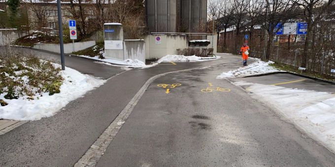 St. Gallen - 47-jährige E-Bike-Lenkerin bei Sturz verletzt