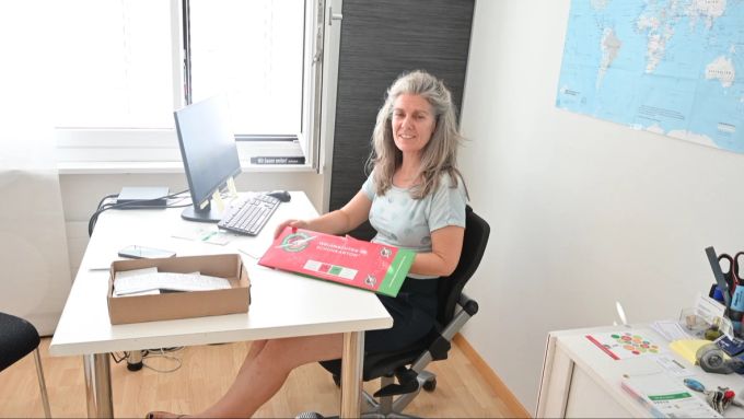 Nathalie Gattiker von der Aktion «Weihnachten im Schuhkarton». rapperswil-jona
