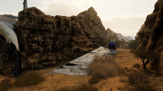 Nicht immer nimmt sich «Dakar Desert Rally» zur Gänze ernst: Hier nutzt unser Kamaz den Flügel eines abgestürzten Flugzeugs als Rampe. Dakar Desert Rally