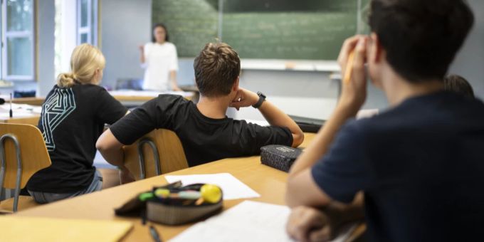 An der Jacques-Cartier-Schule (F) zeigte eine Lehrerin ihren Schülern ein Renaissance-Gemälde aus dem 17. Jahrhundert. (Symbolbild) Gemälde nackte Frauen