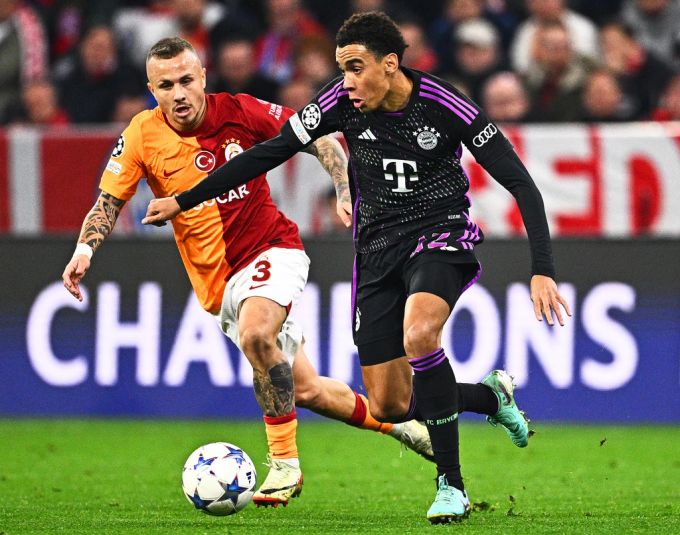 Jamal Musiala von Bayern München verletzte sich noch in der ersten Halbzeit im Spiel gegen Galatasaray. Jamal Musiala Bayern München