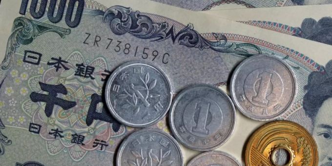 Der japanische Yen fällt zum US-Dollar auf tiefsten Stand seit 1990. Foto: Jens Büttner/dpa-Zentralbild/dpa yen