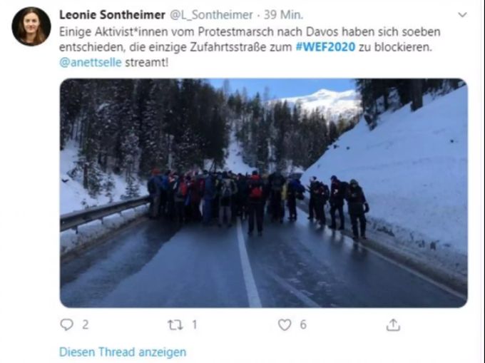 Die einzige Zufahrtsstrasse zum WEF in Davos wird blockiert. WEF