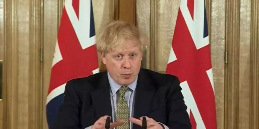 In seiner Strategie, das Coronavirus abzuwehren, machte Boris Johnson nach Meinung vieler Experten gleich am Anfang einen grossen Fehler. Foto: Pa Video/PA Wire/dpa