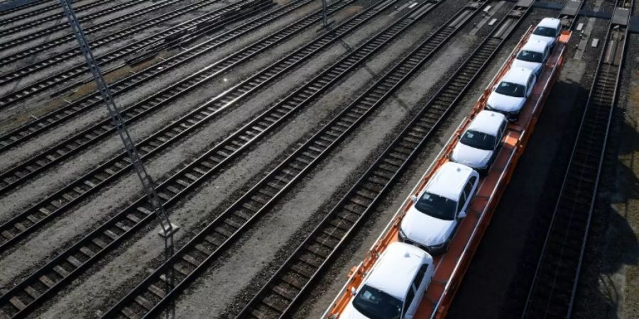 Geschäfts- und Exporterwartungen der Branche stürzen ab