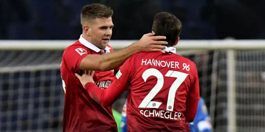 Pirmin Schwegler gewinnt mit Hannover 96 gegen Mainz 05 mit 3:2.