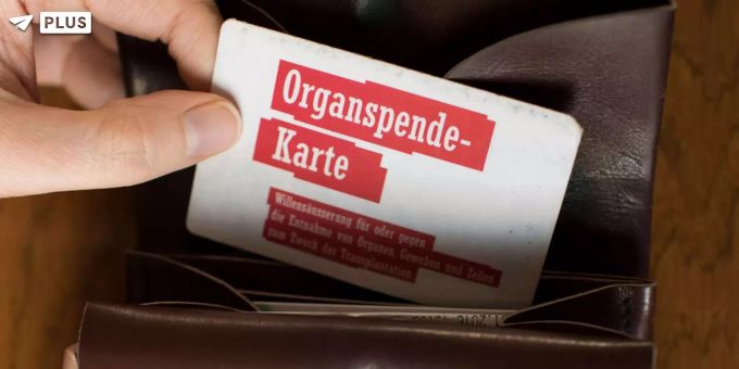 Der Organspendeausweis von Swisstransplant. Swisstransplant Organspende.