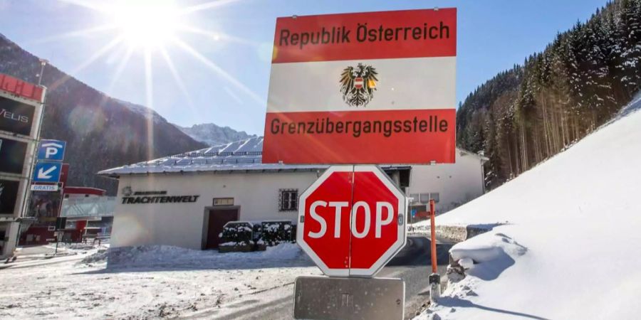 Österreich führt für 5 Tage wieder Grenzkontrollen ein: ein Grenzübergang im Tirol