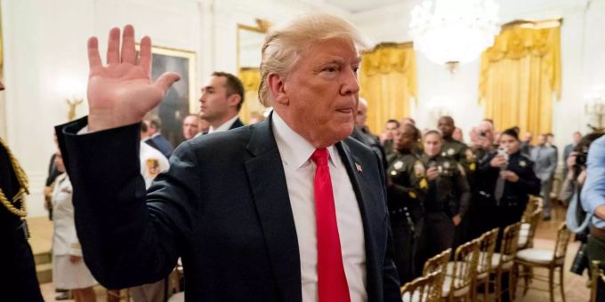 «Fed up»: Donald Trump hat von Fed die Schnauze voll. «Fed up»: Donald Trump hat von Fed die Schnauze voll.