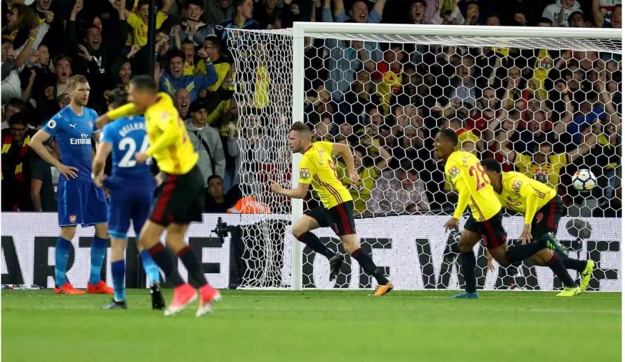 Xhaka ist beim Gegentor gegen Watford nur Zuschauer.